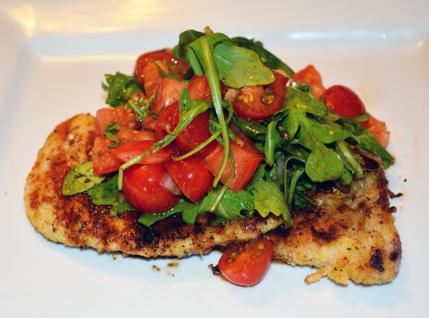 Crusty Chicken with Arugula and Tomatoes