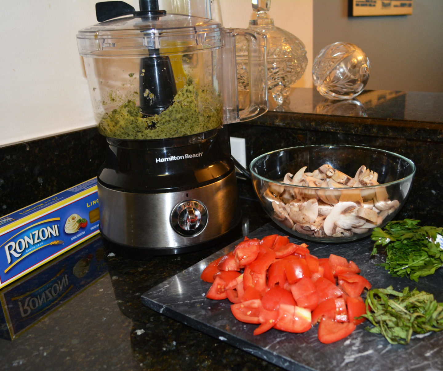 LINGUINE WITH PESTO, MUSHROOMS & PLUM TOMATOES