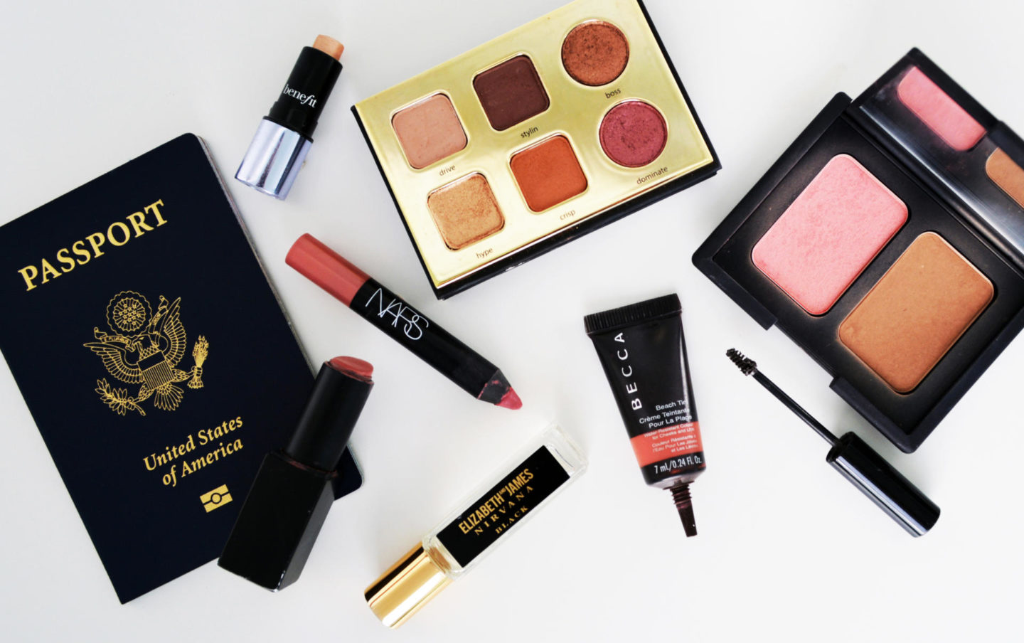 WHAT’S IN MY TRAVEL MAKEUP BAG?