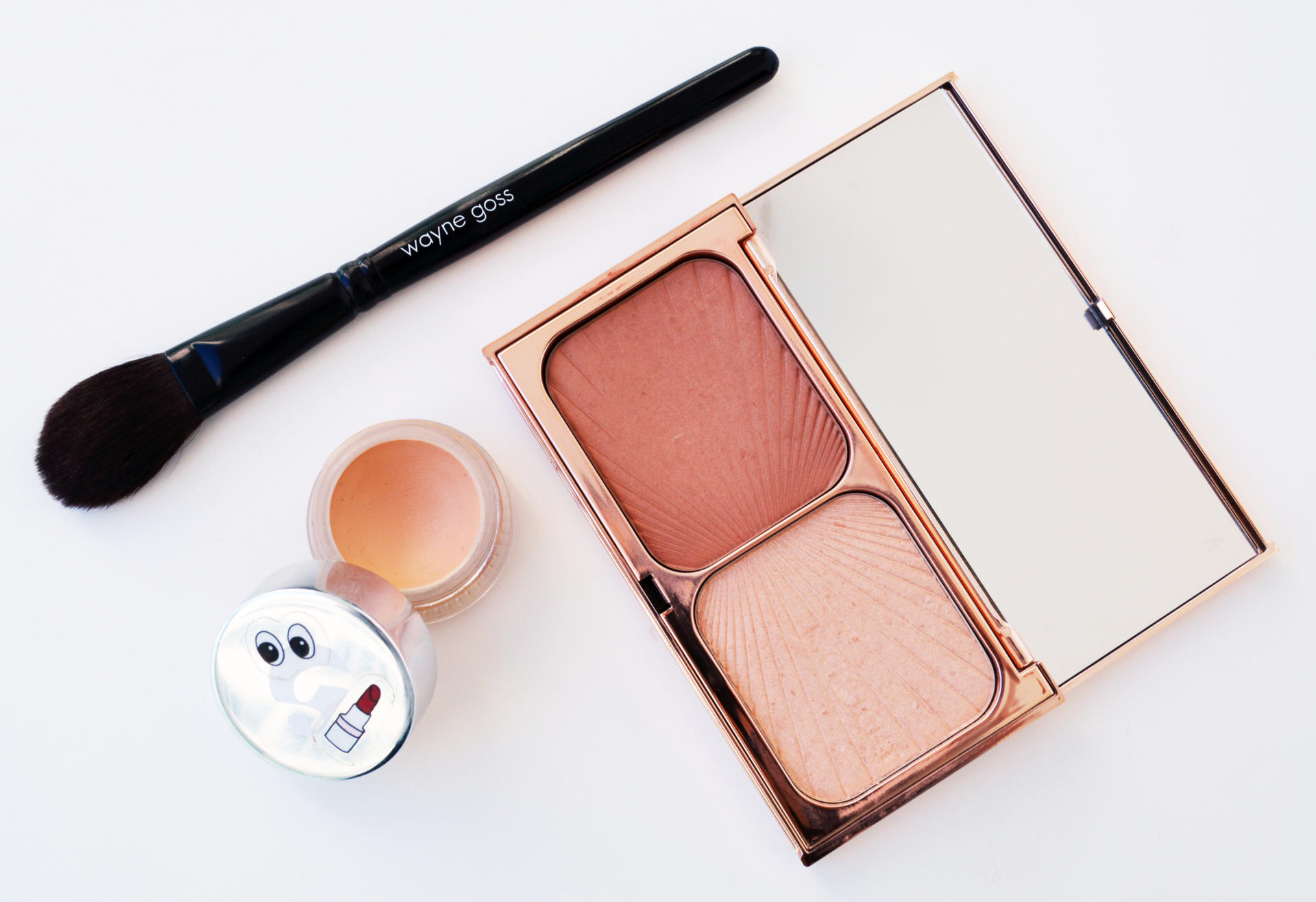 Charlotte Tilbury Filmstar Bronze & Glow, Wayne Goss The Air-Brush, Glossier Stretch Concealer 