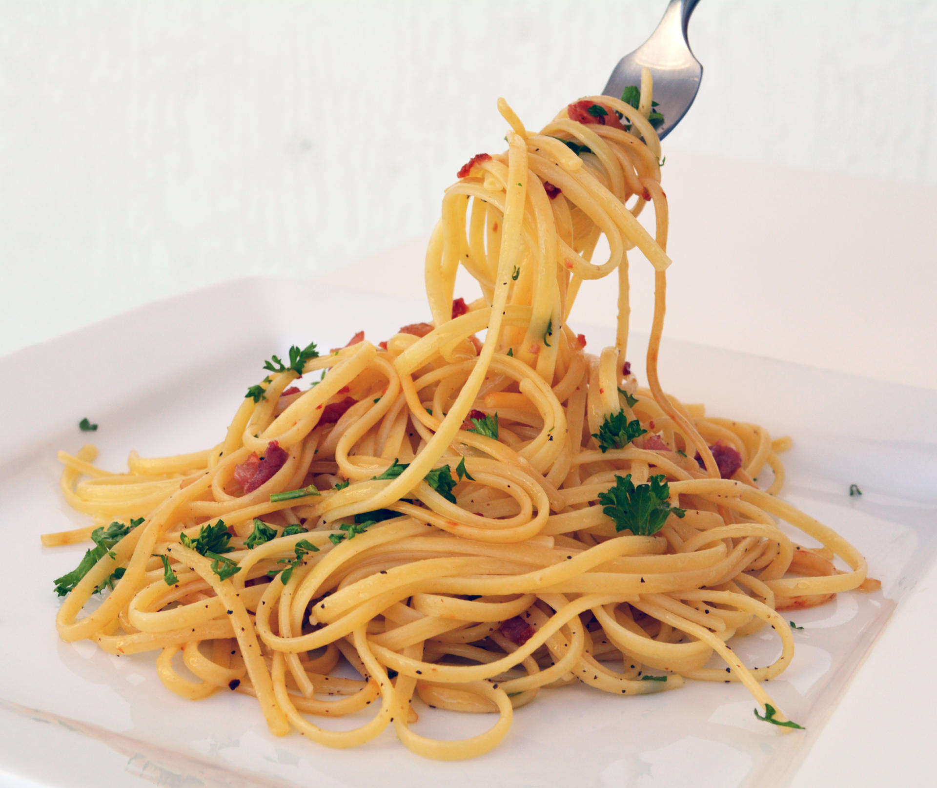 Nigella Lawson Linguine with Garlic Oil and Pancetta