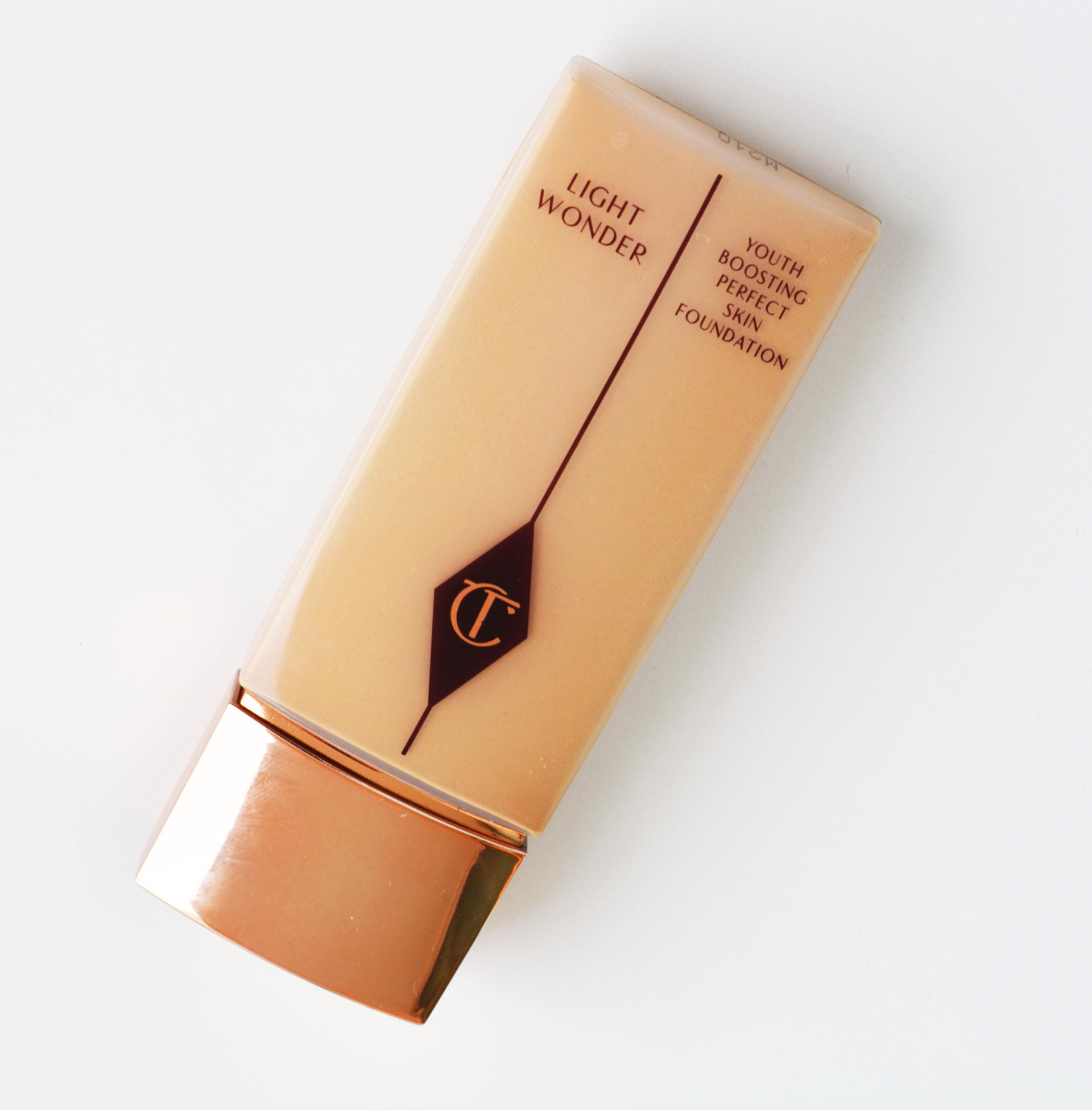 Charlotte Tilbury Light Wonder Foundation in shade Medium 6 