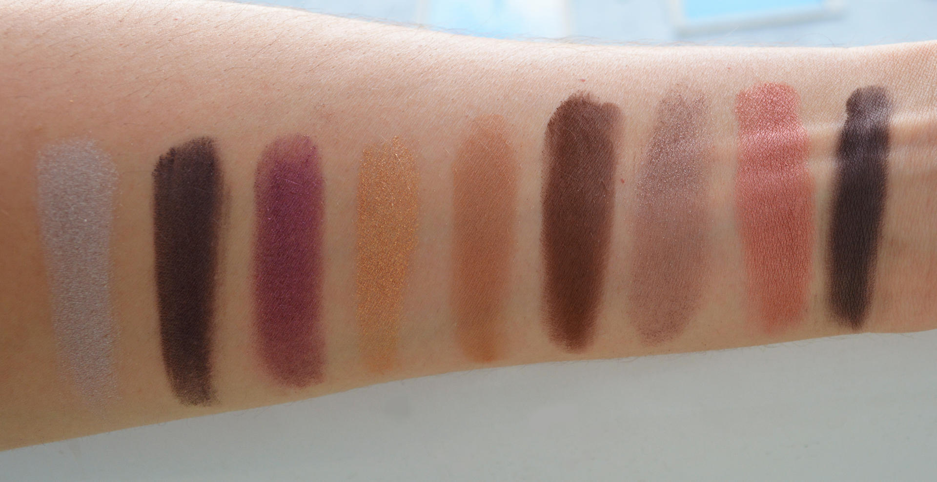 Review | MAC Eye Shadow X 9: Age Ain’t Nothing