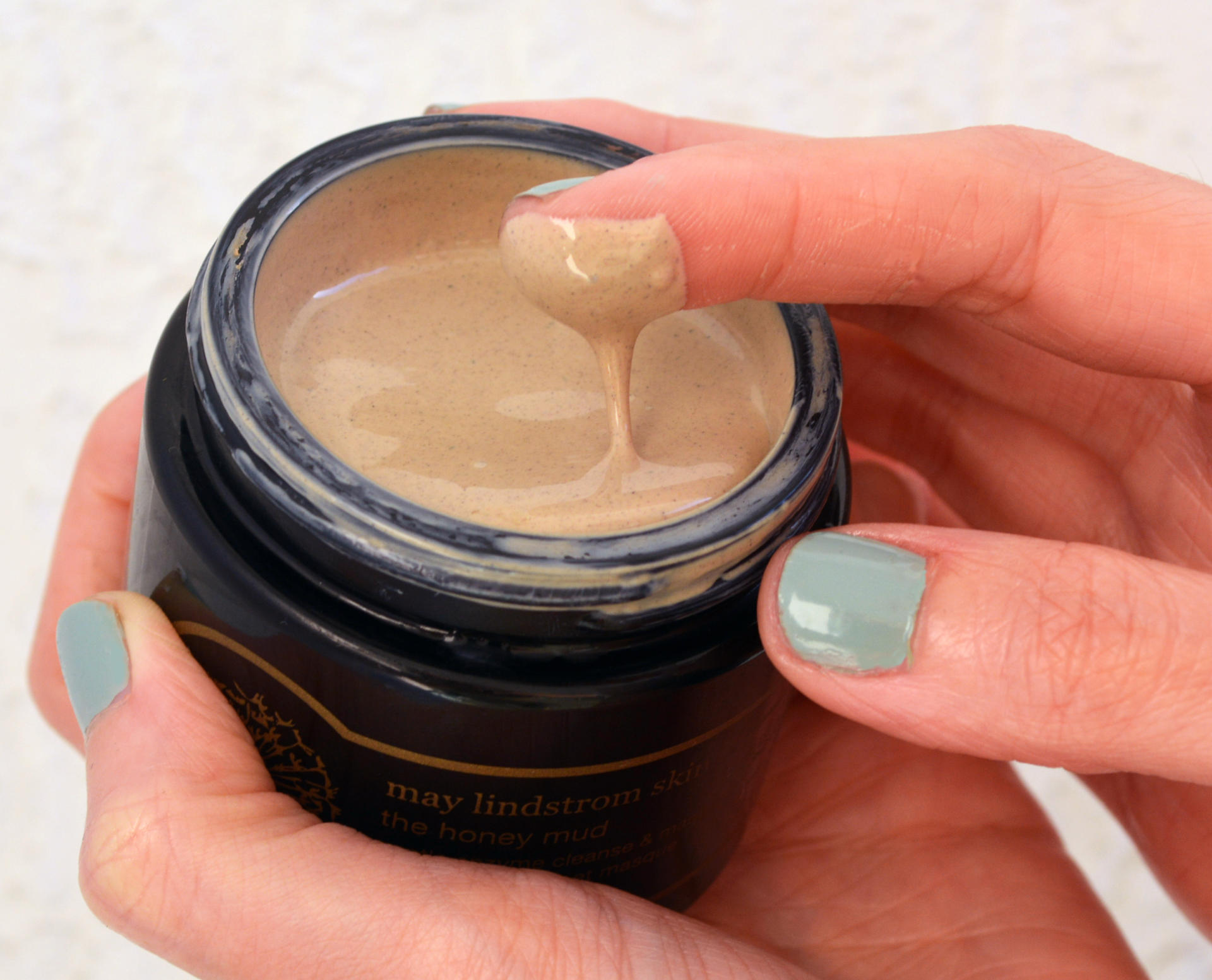 Review | May Lindstrom The Honey Mud